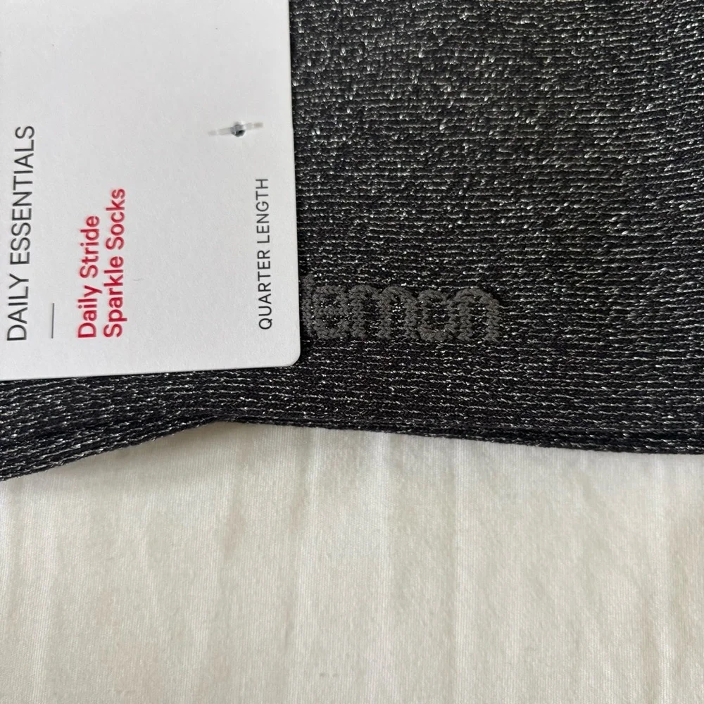 Lululemon Daily Stride Sparkle Quarter Sock Lot of 2 Black Pink Women’s Size L